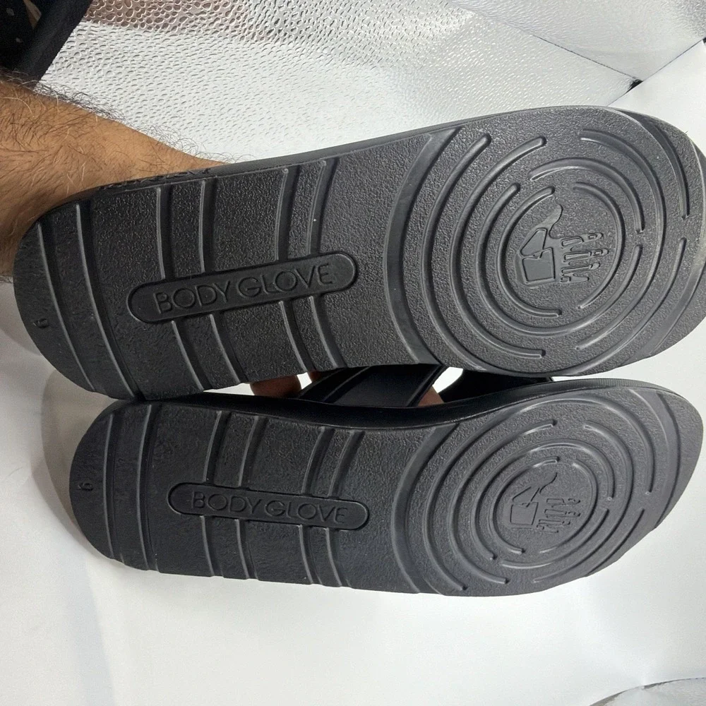 Body Glove Mens Flip Flops Sandals BLACK size 9. New